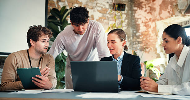 Lorsqu’une entreprise lance une campagne display Lyon, l’objectif ne se limite pas simplement à diffuser des bannières publicitaires