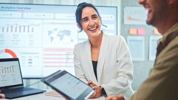 Un expert en SEO Squarespace Paris commence par analyser la structure du site, la hiérarchie des pages et la performance