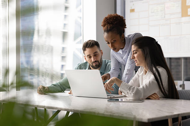Grâce à un accompagnement expert en branding B2B Lyon, les entreprises structurent leur image pour éviter